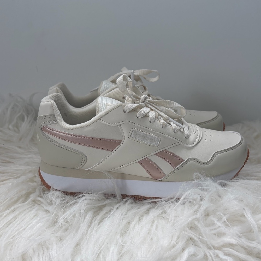 Barely worn REEBOK runners